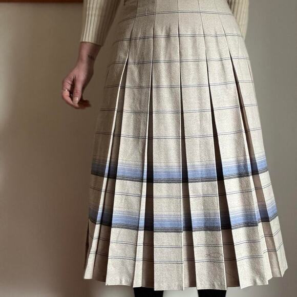 Compliments From The Edinburgh Woollen Mill Pleated Midi Skirt Size 12 wool - Picture 1 of 10